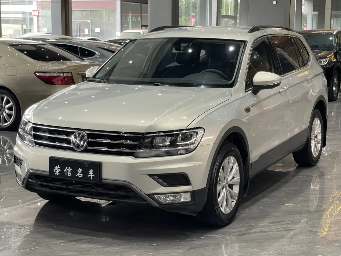 Volkswagen Tiguan L №19678398 2018