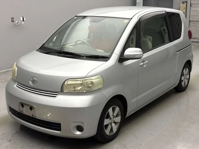 Toyota Porte I