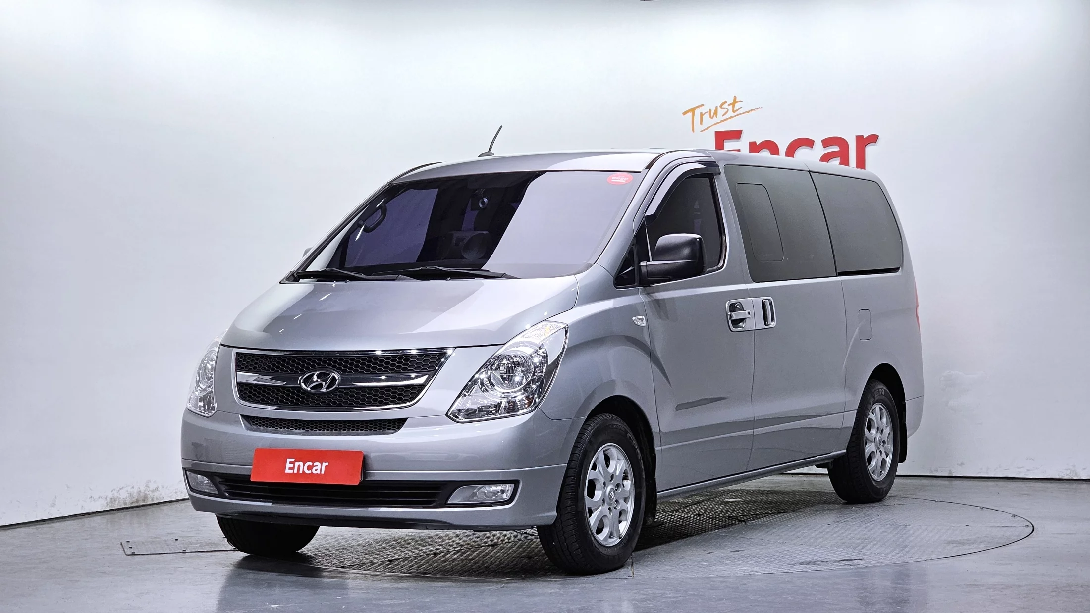 Hyundai Starex 5-Seater Van Cvx Premium 2015
