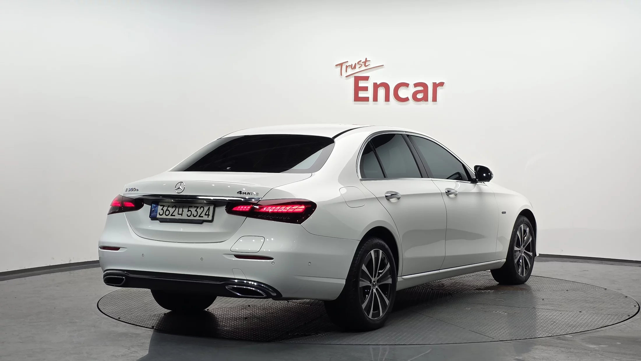 Mercedes-Benz E-Класс 2021