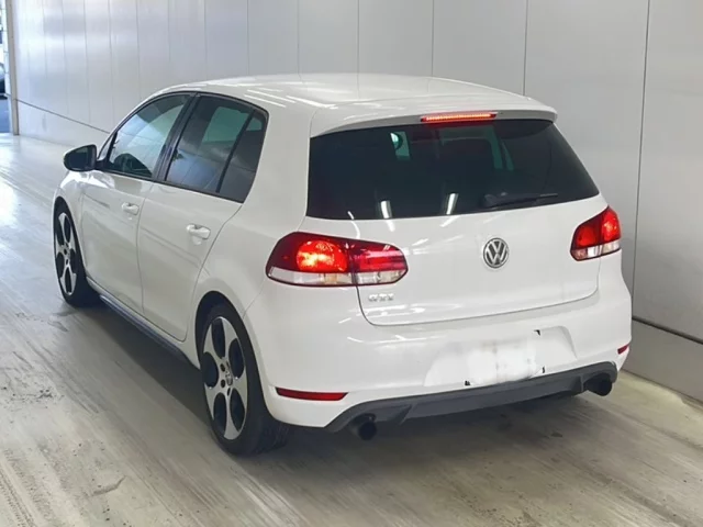 Volkswagen Golf Лот № 2011