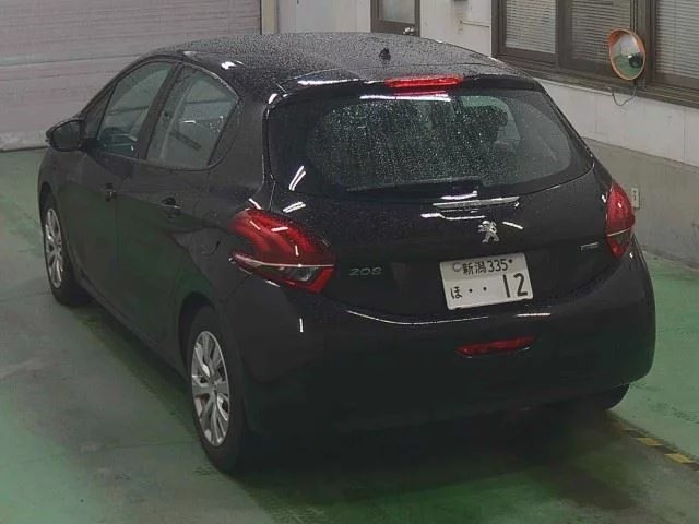 Peugeot 208 Лот № 2017