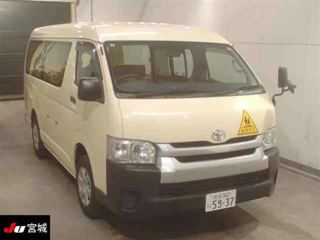 Toyota Hiace Лот № 729 2018