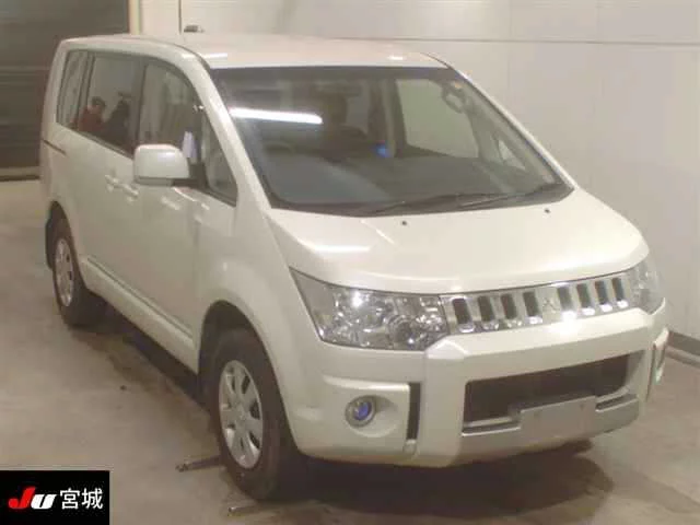 Mitsubishi Delica V