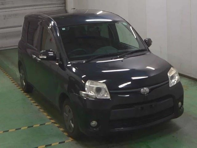 Toyota Sienta Лот № 2014