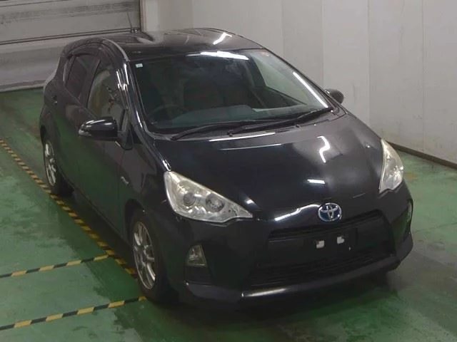 Toyota Aqua Лот № 2013