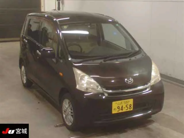 Daihatsu Move V
