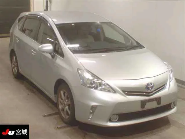 Toyota Prius Alpha Лот № 2013
