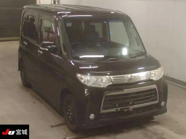 Daihatsu Tanto Лот № 2013