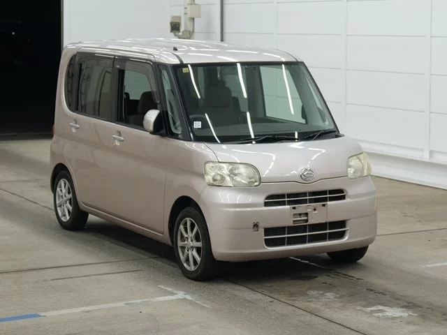 Daihatsu Tanto Лот № 2011