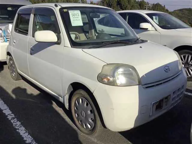 Daihatsu Esse