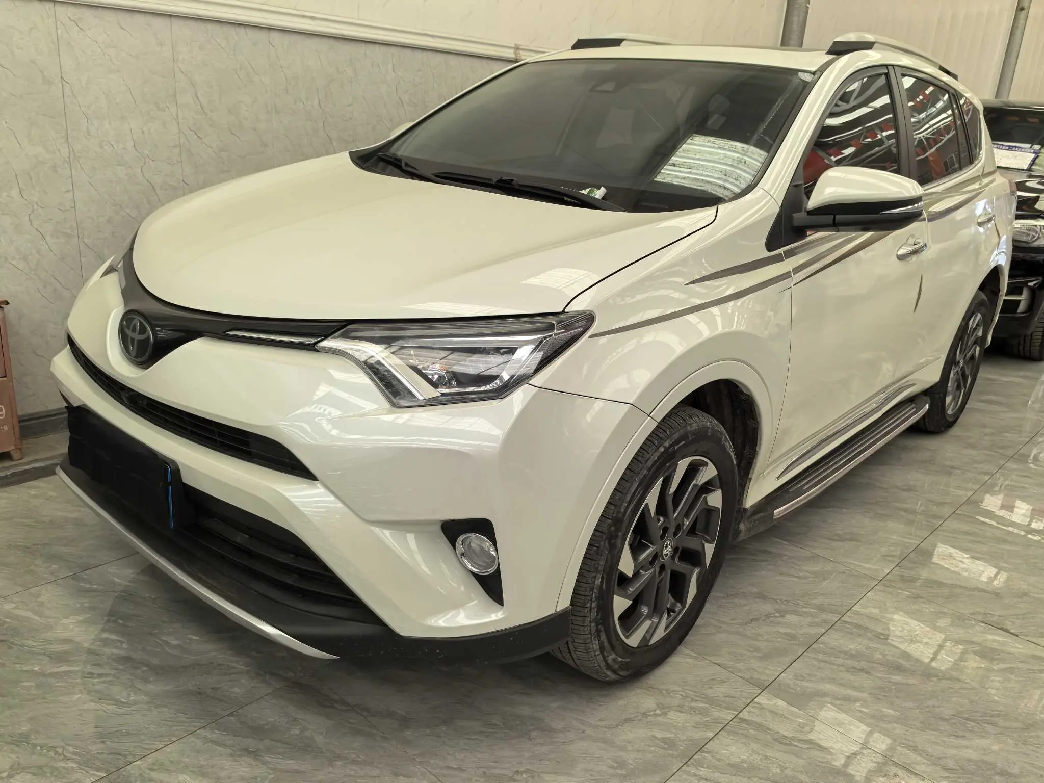 Toyota RAV4 IV (XA40) Рестайлинг