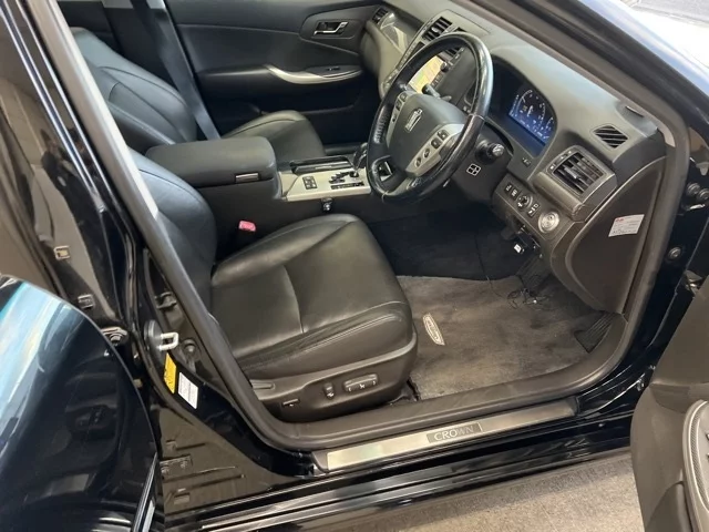 Toyota Crown Лот № 2012