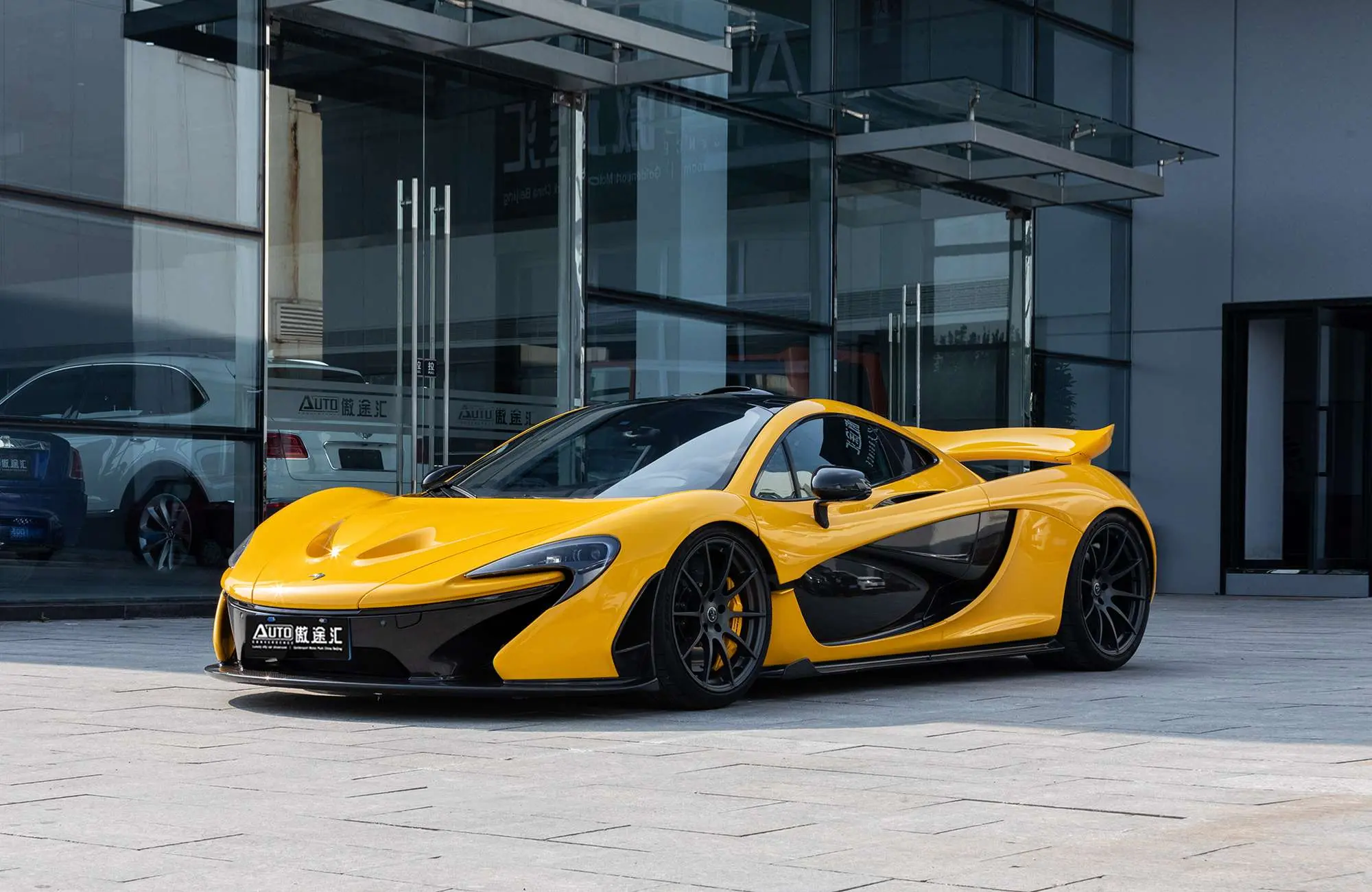 McLaren P1
