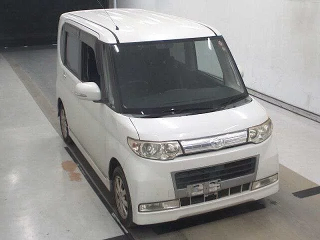 Daihatsu Tanto Лот № 2008