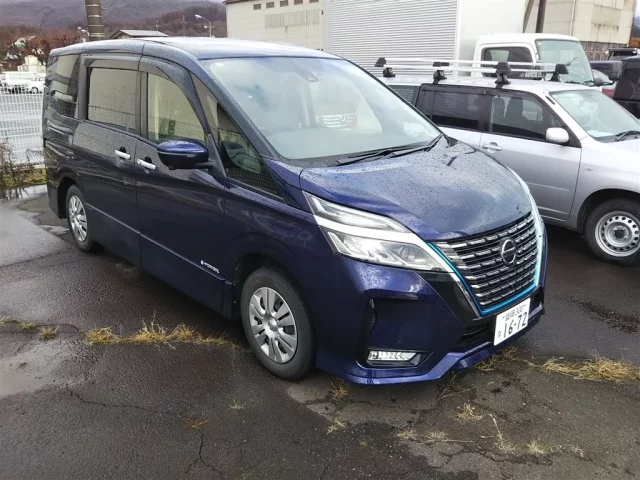 Nissan Serena Лот № 2021