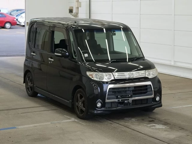 Daihatsu Tanto Лот № 2010