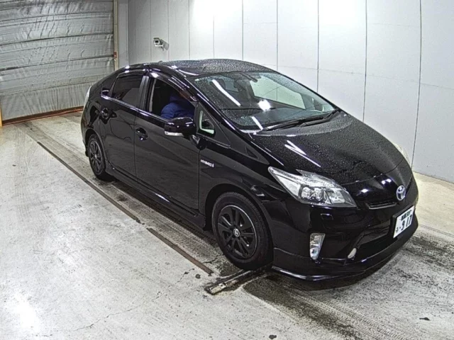 Toyota Prius Лот № 2012