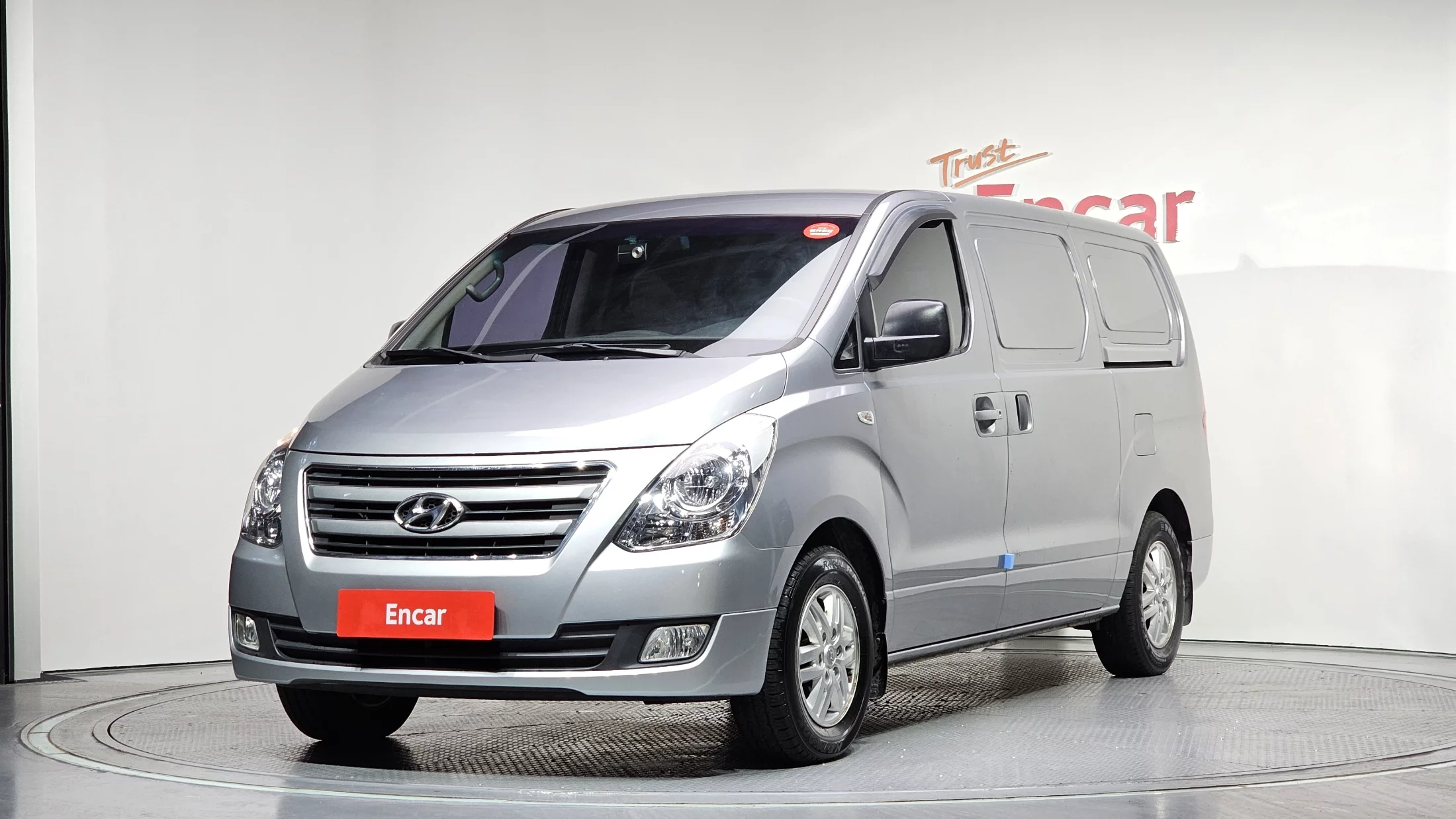 Hyundai Starex 3-Seater Van Smart 2016