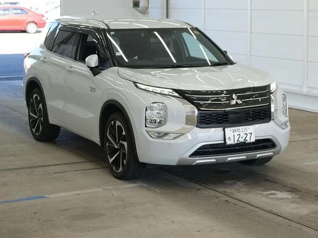 Mitsubishi Outlander Phev Лот № 2024