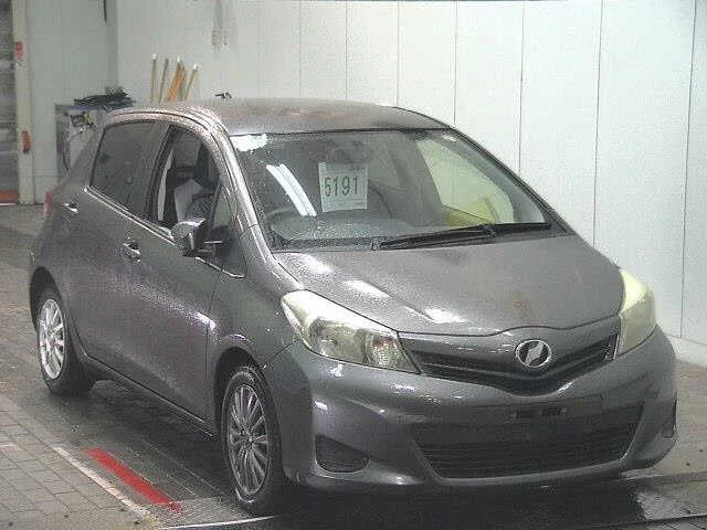 Toyota Vitz Лот № 2012