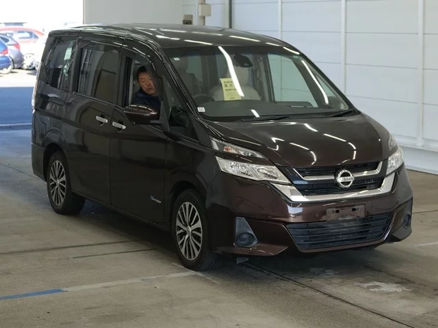 Nissan Serena Лот № 2017