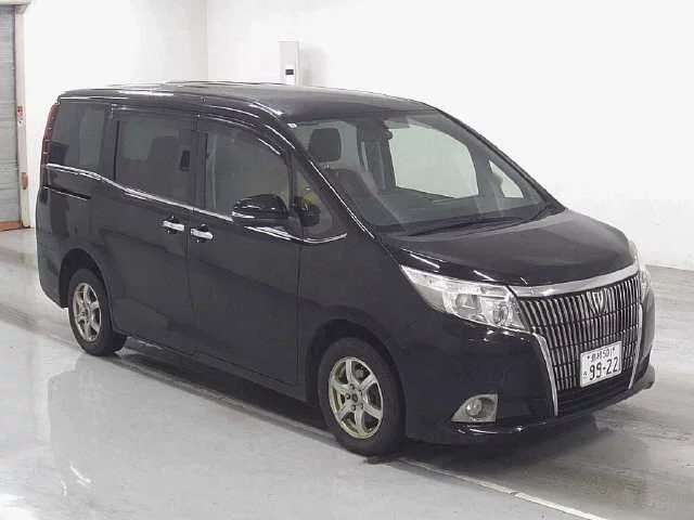 Toyota Esquire Лот № 2015