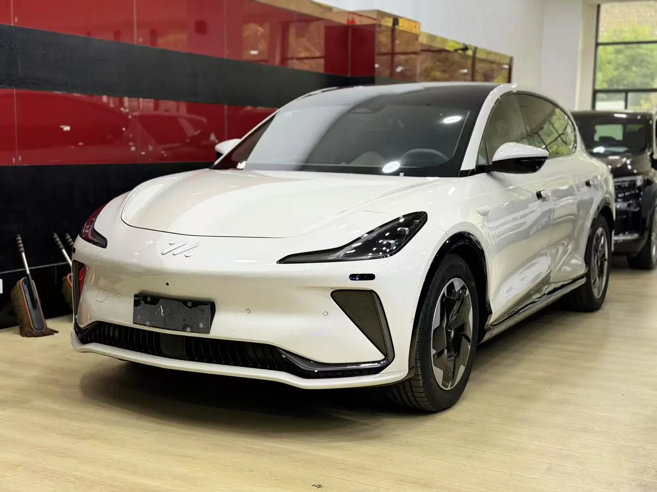 IM Motors (Zhiji) LS7