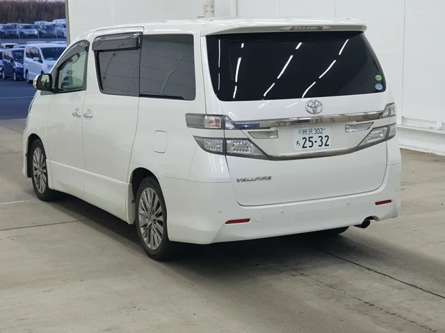 Toyota Vellfire I