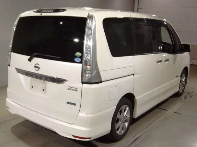 Nissan Serena Лот № 2013