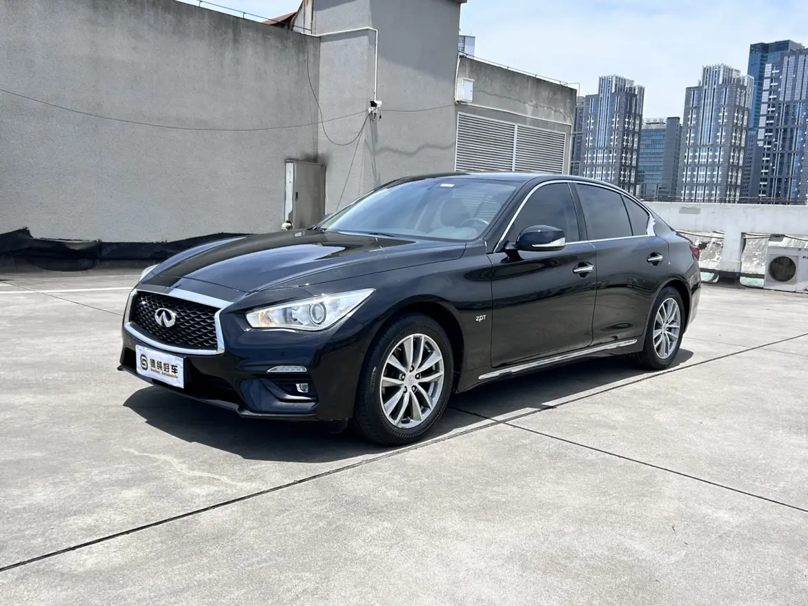 Infiniti Q