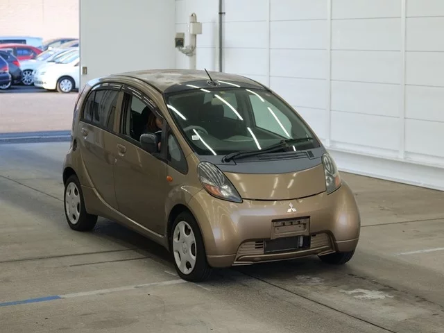 Mitsubishi I Лот № 2008