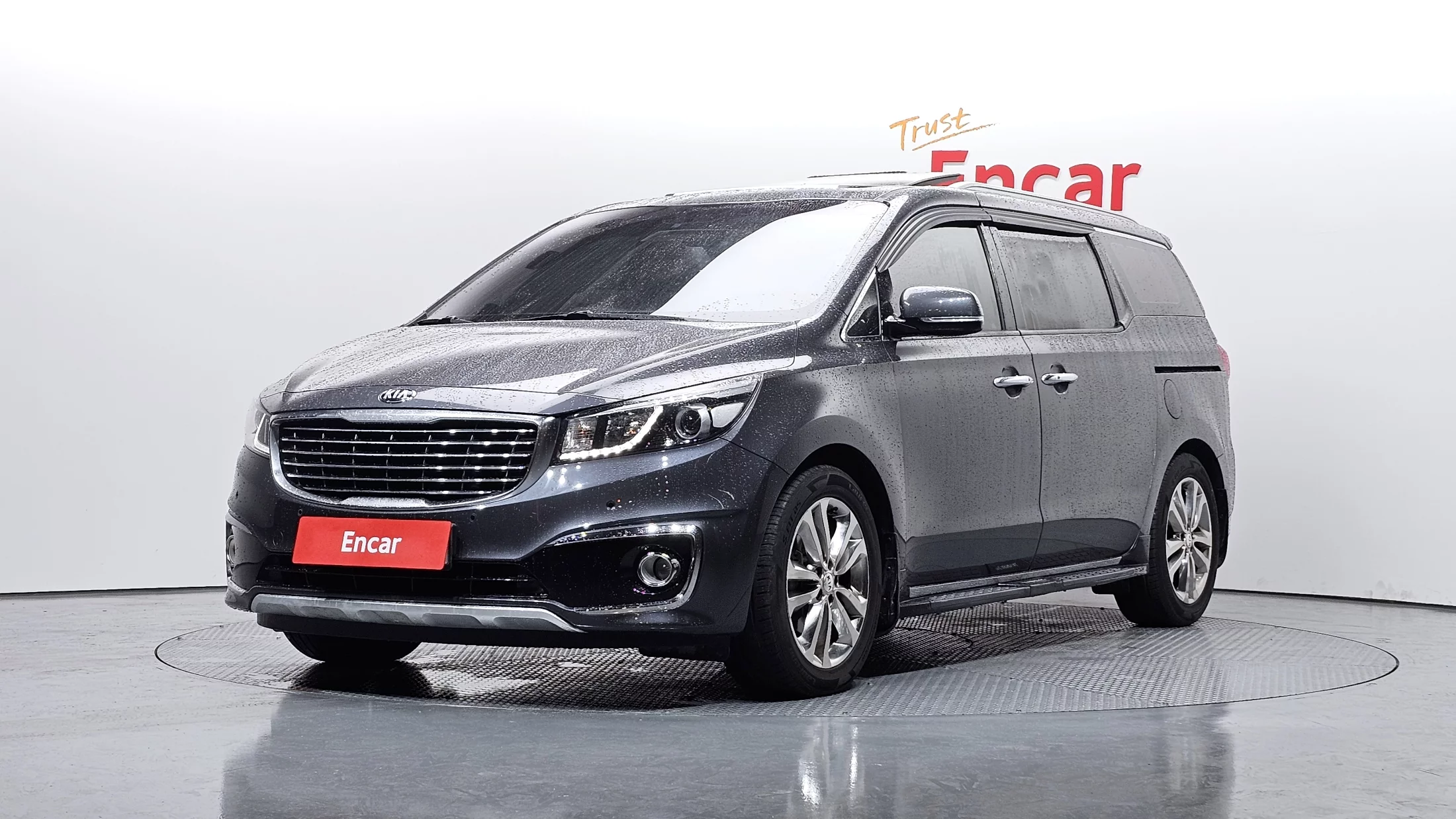 Kia Carnival 7-Seater Limousine Vip 2016