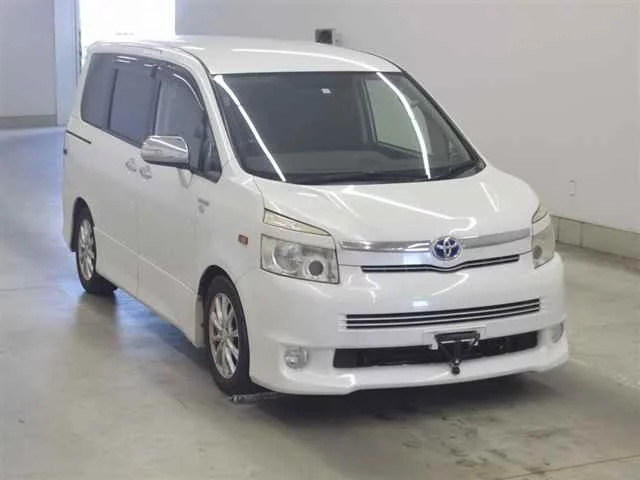 Toyota Voxy Лот № 25153 2010