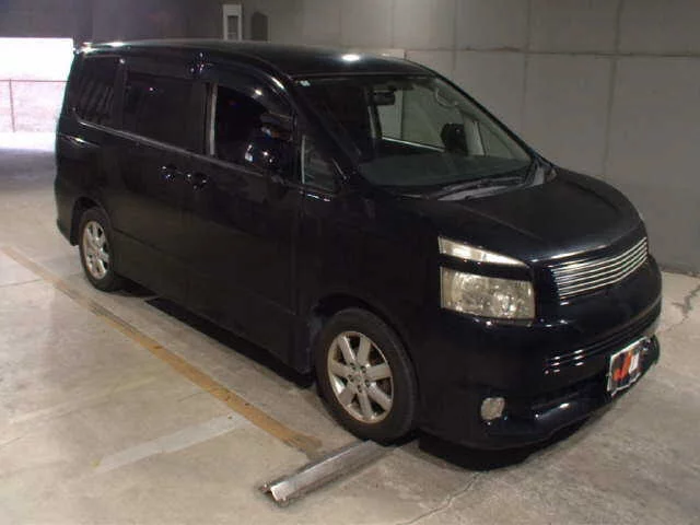 Toyota Voxy II (R70)