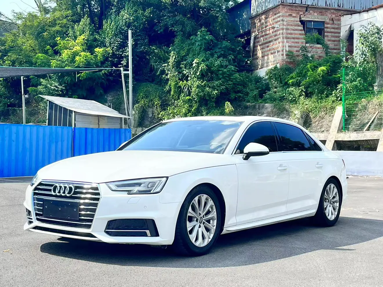 Audi A4 V (B9)