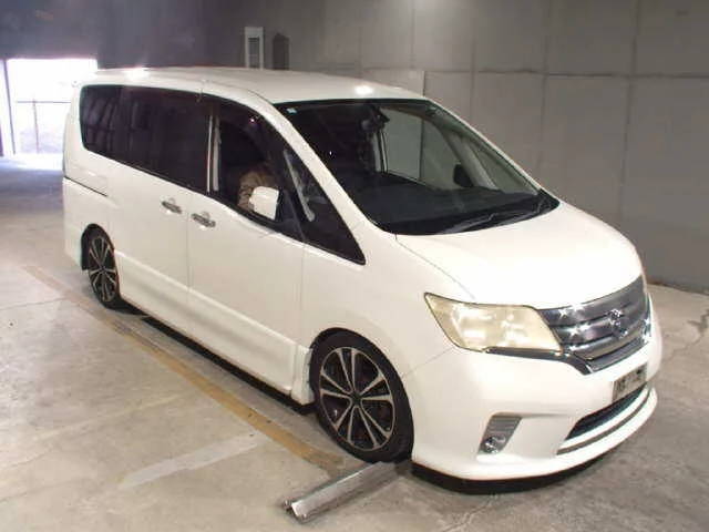 Nissan Serena Лот № 2011