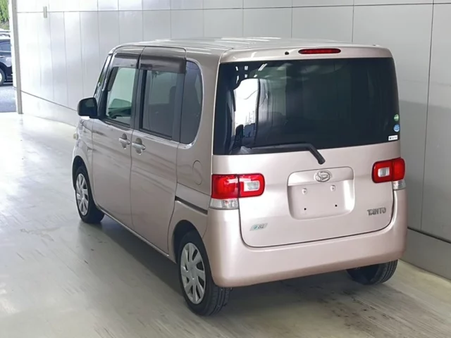 Daihatsu Tanto Лот № 2012