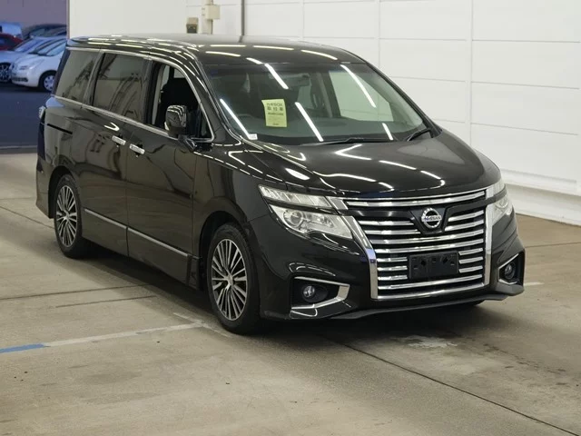 Nissan Elgrand III (E52) Рестайлинг