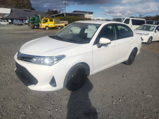 Toyota Corolla Axio Лот № 2018