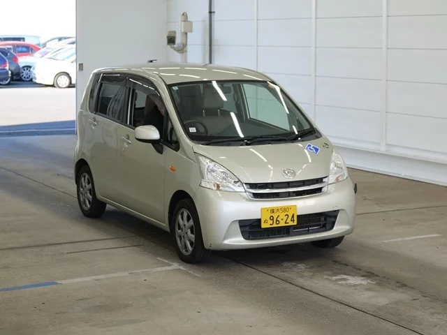 Daihatsu Move V