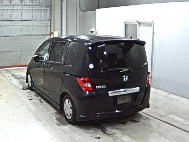 Honda Freed Лот № 2009
