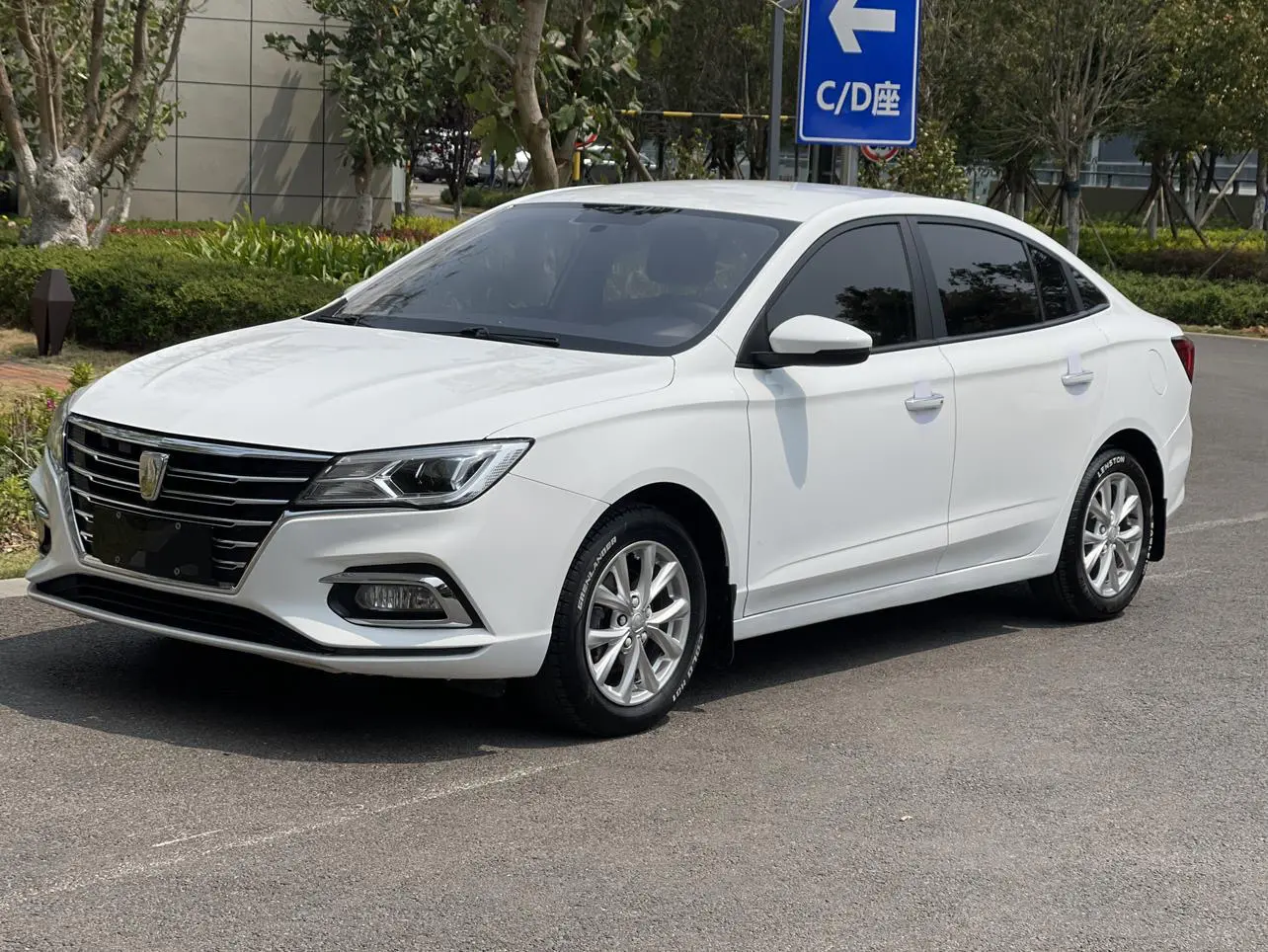 Roewe I5 №19998688 2020