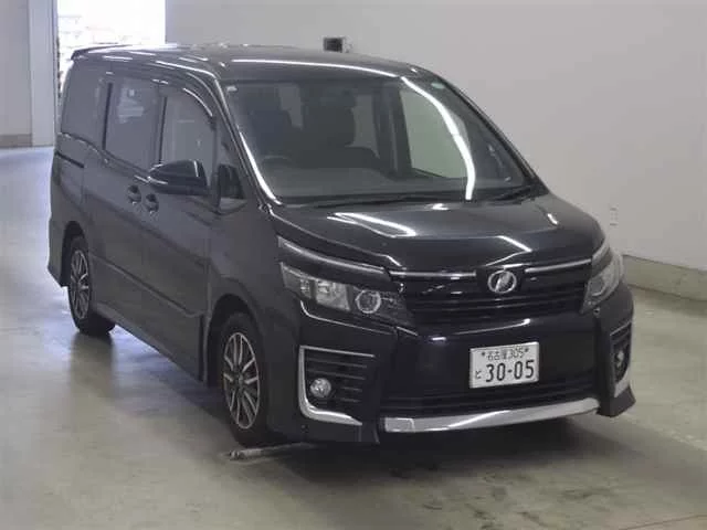 Toyota Voxy Лот № 25040 2015