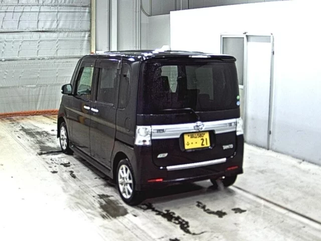 Daihatsu Tanto Лот № 2012