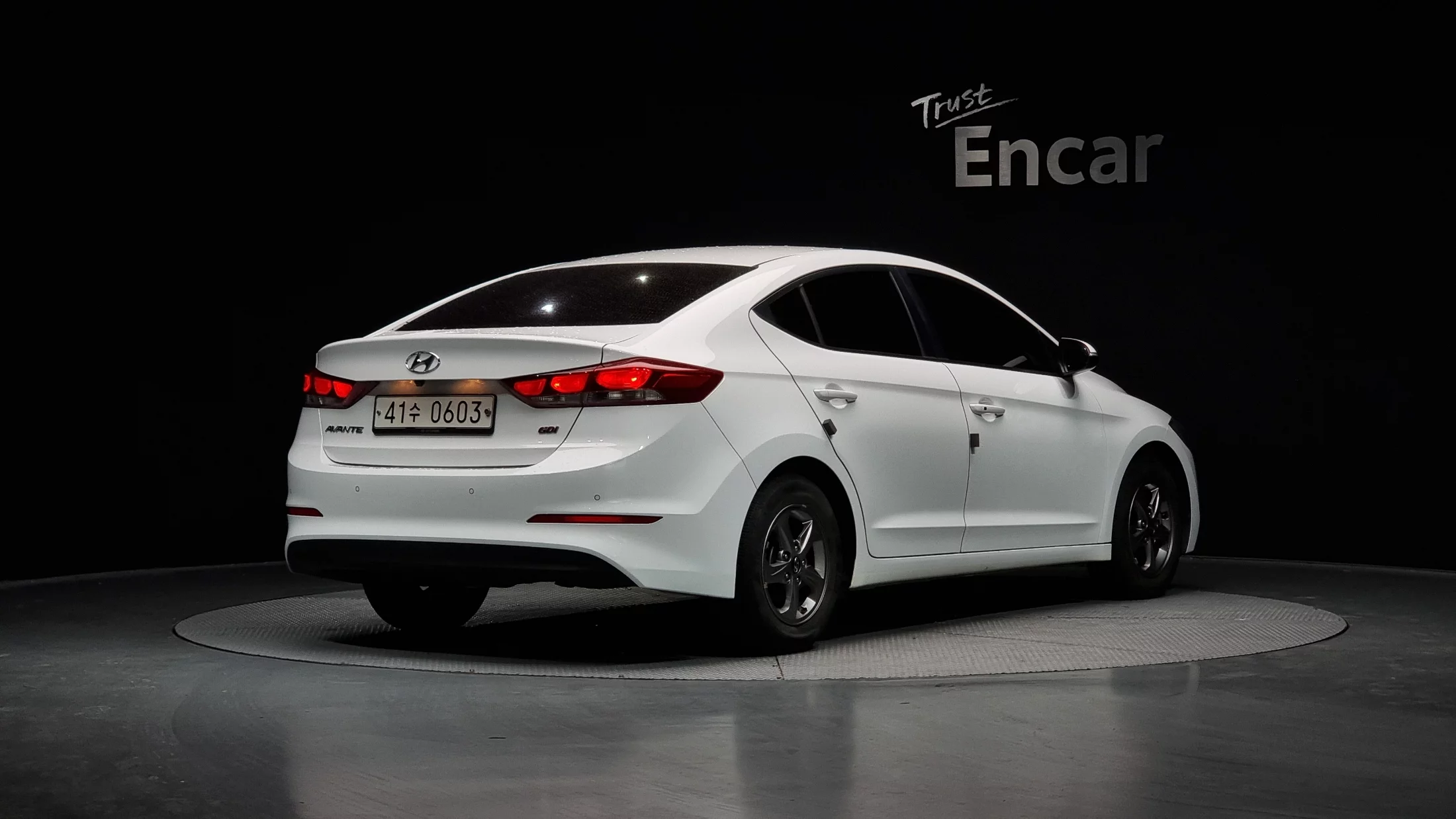 Hyundai Avante (Хендай Элантра) 1.6 Gdi Smart 1.6 GDI Smart 2015