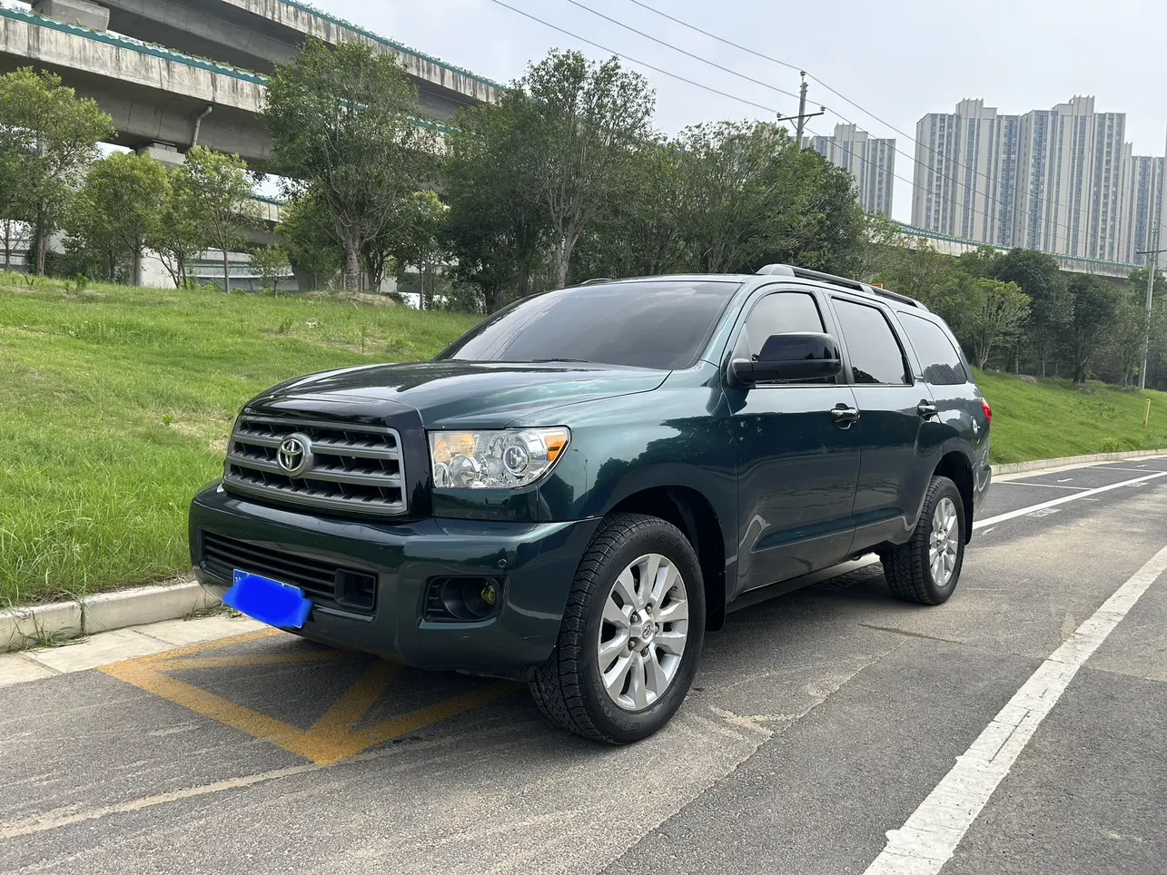 Toyota Sequoia II