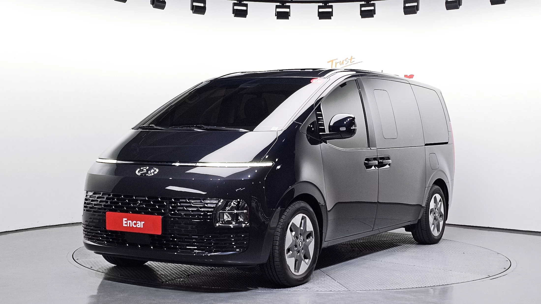 Hyundai Staria 4Wd Tourer 11-Seater Modern 2024