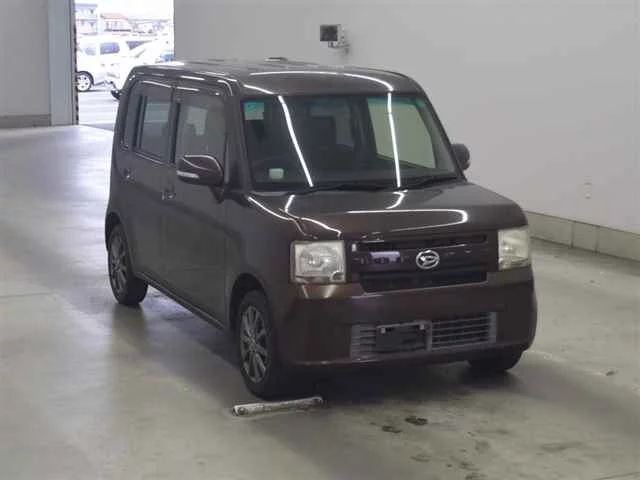 Daihatsu Move V