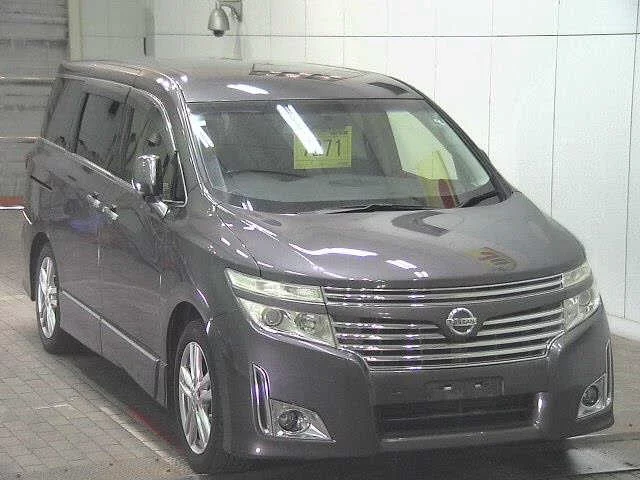 Nissan Elgrand III (E52)